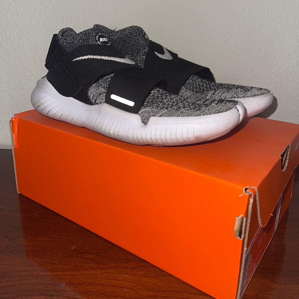 Nike Free Run Motion - Size 8